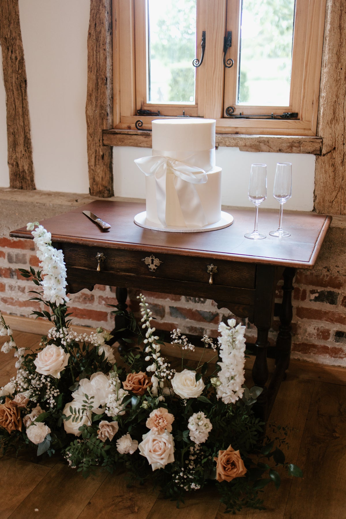 Wedding photo at Bruiseyard, Natural style, Spring